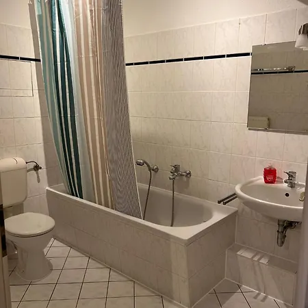 Апартаменты Lindenau - Haus Mit 3 Im Westen Лейпциг